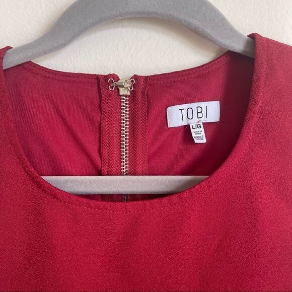 TOBI Getting Wavy Scalloped Top - Wine Large - Picture 3 of 8
